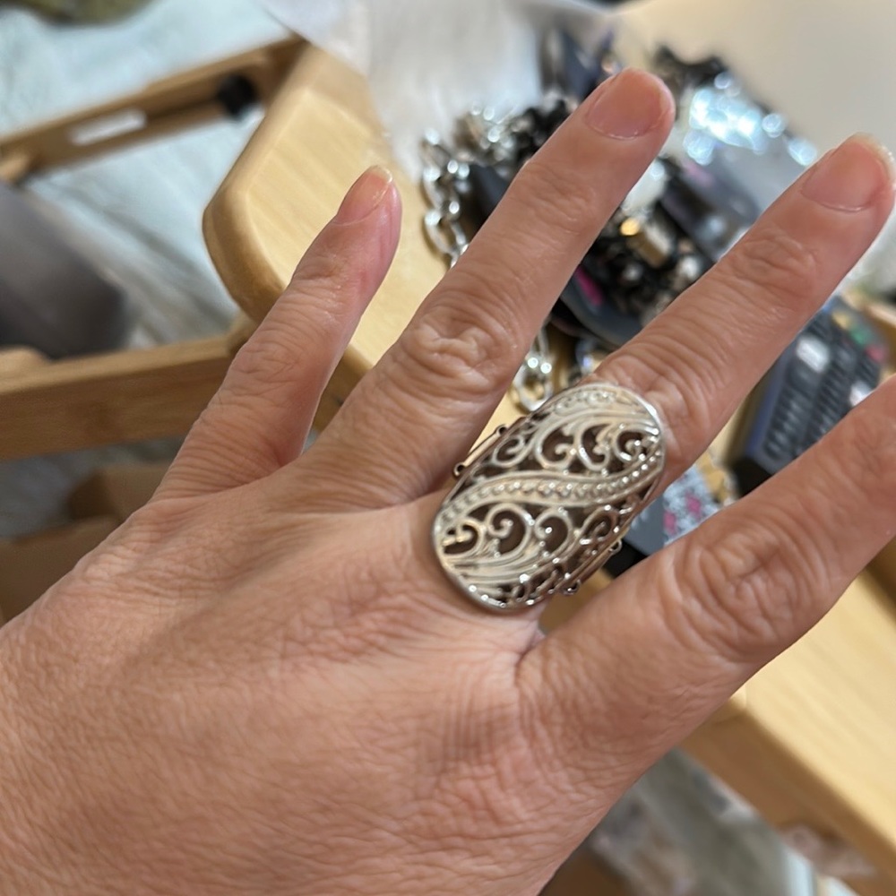 Large Silver Ring - Picture 3 of 4